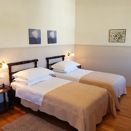 莫雷蒂别墅 招待所 4*