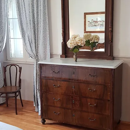 莫雷蒂别墅 招待所 4*