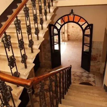 莫雷蒂别墅 4* 特罗吉尔