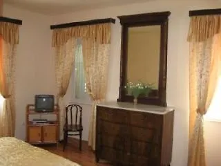 莫雷蒂别墅 招待所 特罗吉尔