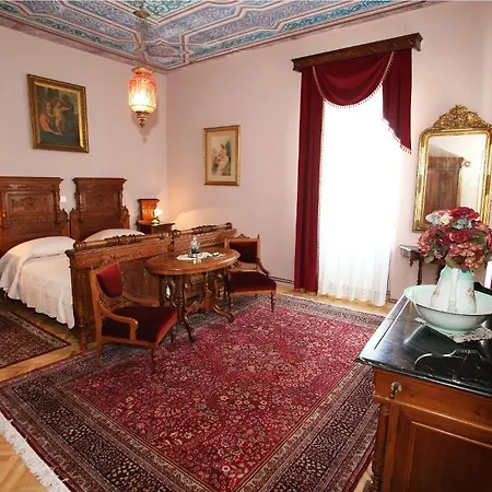 莫雷蒂别墅 4* 特罗吉尔