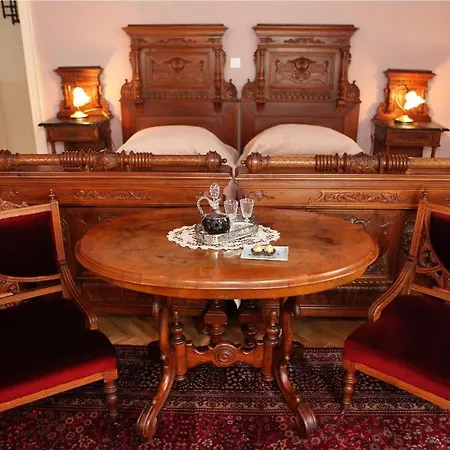 莫雷蒂别墅 招待所 特罗吉尔