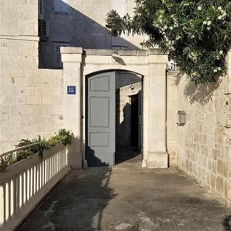 Moretti Guest house 4*